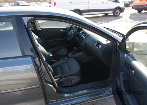 2014 Volkswagen Jetta 1.8T Se из США, поврежденный, VIN 3VWD17AJ4EM418738